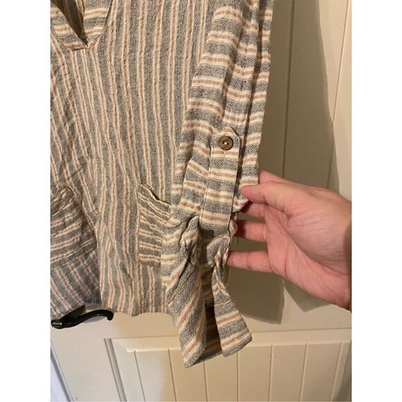 Paper Crane Women’s Striped V-Neck Blouse - Size Small - C1117BA - Picture 4 of 9